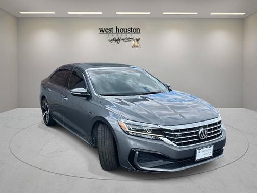 2021 Volkswagen Passat 2.0T R-Line
