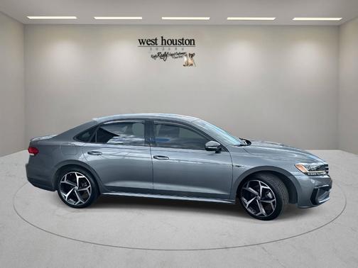 2021 Volkswagen Passat 2.0T R-Line