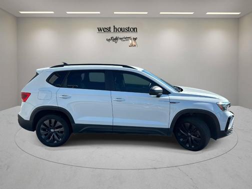 Pure White 2023 Volkswagen Taos 1.5T S