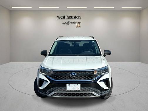 Pure White 2023 Volkswagen Taos 1.5T S