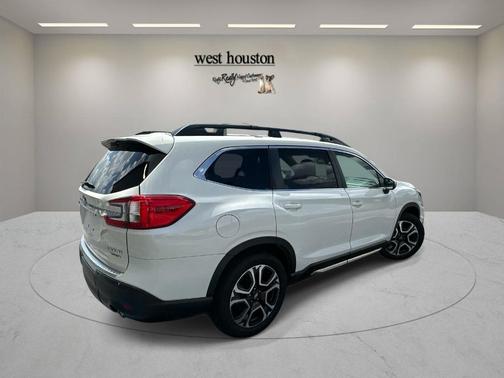 Crystal White Pearl 2023 Subaru Ascent Limited 7-Passenger