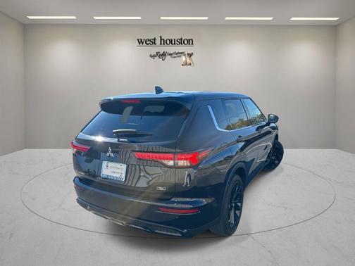 2024 Mitsubishi Outlander SE Black Edition
