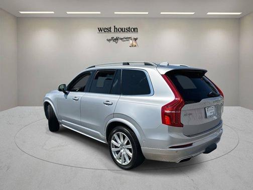 2019 Volvo XC90 T6 Momentum