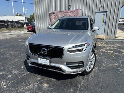 2019 Volvo XC90 T6 Momentum