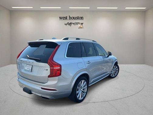 2019 Volvo XC90 T6 Momentum