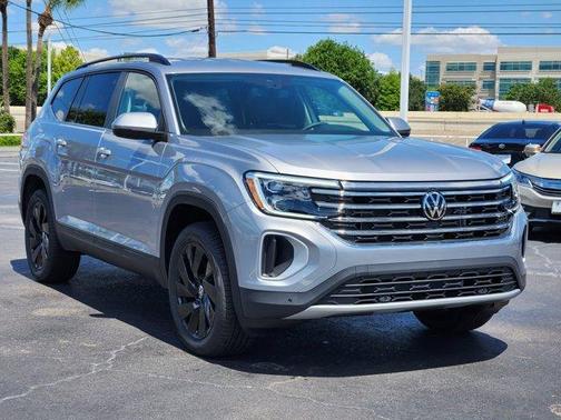 2025 Volkswagen Atlas 2.0T SE w/Technology