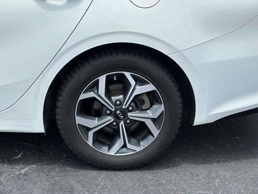 Clear White 2021 Kia Forte LXS