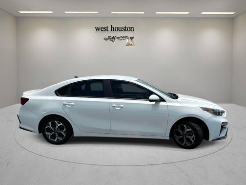 Clear White 2021 Kia Forte LXS