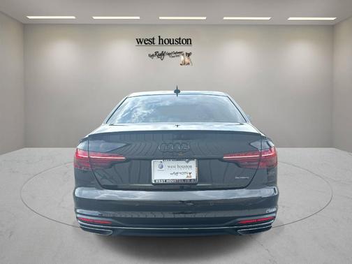 Mythos Black Metallic 2023 Audi A4 45 S line quattro Premium