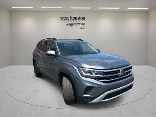 2022 Volkswagen Atlas 3.6L SE w/Technology
