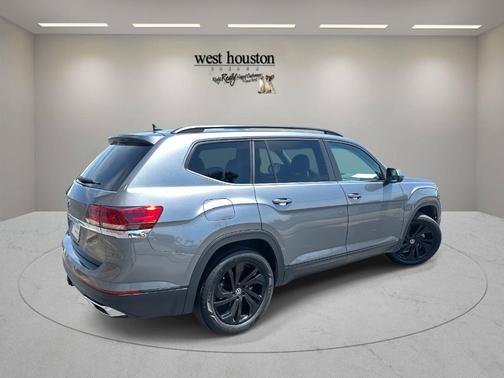 2022 Volkswagen Atlas 3.6L SE w/Technology