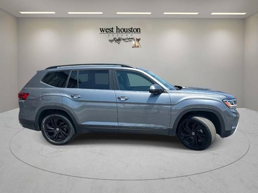 2022 Volkswagen Atlas 3.6L SE w/Technology