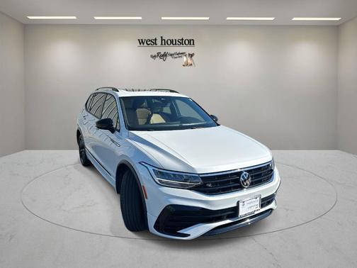 2022 Volkswagen Tiguan 2.0T SE R-Line Black