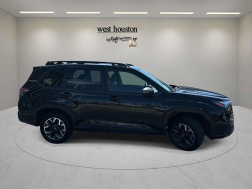 Crystal Black Silica 2025 Subaru Forester Premium
