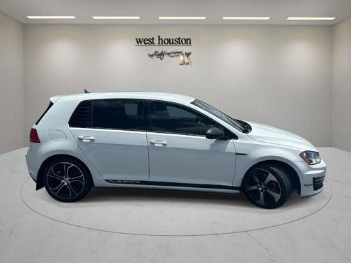 Pure White 2017 Volkswagen Golf GTI S 4-Door