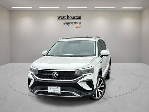 Pure White 2022 Volkswagen Taos 1.5T SE