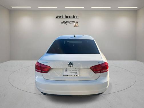 2013 Volkswagen Passat 2.5 SE