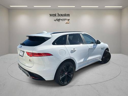 2018 Jaguar F-PACE S