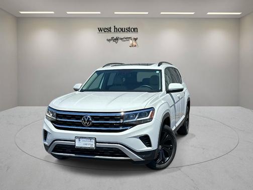 Pure White 2022 Volkswagen Atlas 3.6L SE w/Technology