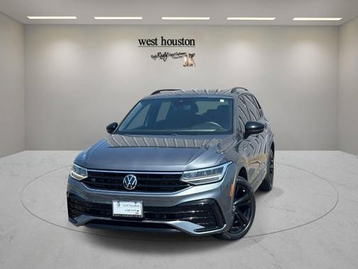 Platinum Gray Metallic 2023 Volkswagen Tiguan 2.0T SE R-Line Black