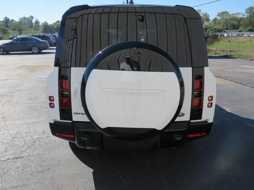 2023 Land Rover Defender X-Dynamic SE