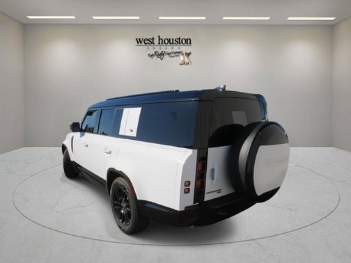 2023 Land Rover Defender X-Dynamic SE