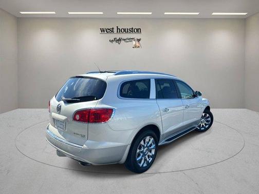 White Diamond Tri-Coat 2011 Buick Enclave 2XL