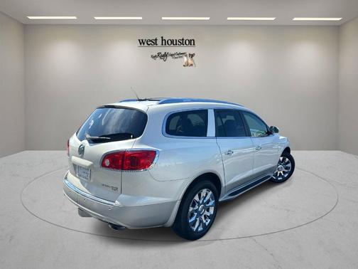 White Diamond Tri-Coat 2011 Buick Enclave 2XL
