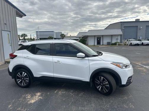 2020 Nissan Kicks SV