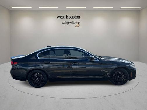 2021 BMW 530 i