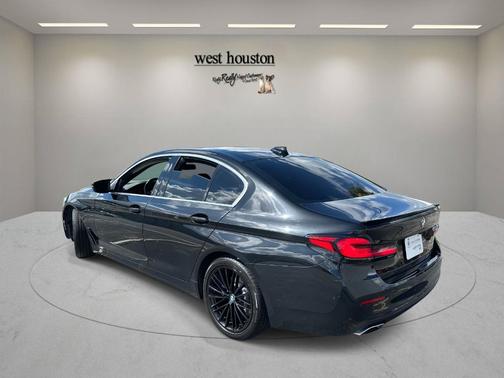 2021 BMW 530 i