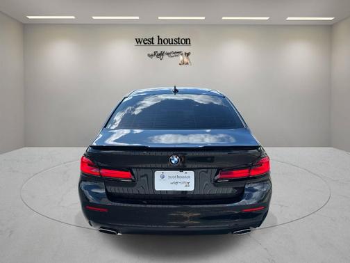 2021 BMW 530 i