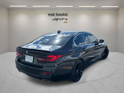 2021 BMW 530 i