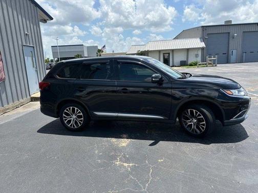 2017 Mitsubishi Outlander SE