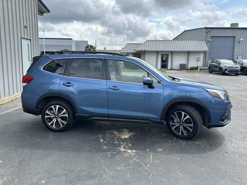 Horizon Blue Pearl 2024 Subaru Forester Limited