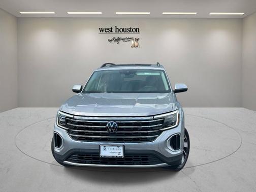 Silver Bird Metallic 2024 Volkswagen Atlas 2.0T SE w/Technology