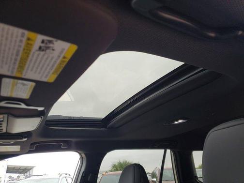 Crystal White Pearl 2026 Subaru Outback Premium