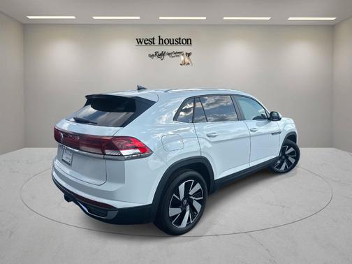 2025 Volkswagen Atlas Cross Sport 2.0T SE w/Technology