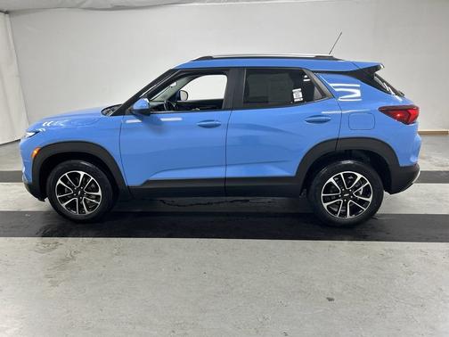 Fountain Blue 2024 Chevrolet Trailblazer LT