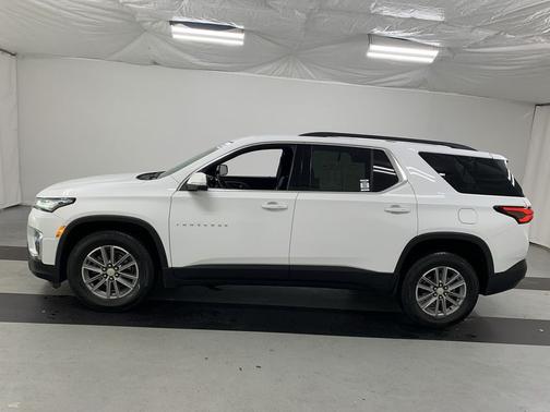 Summit White 2023 Chevrolet Traverse LT Cloth