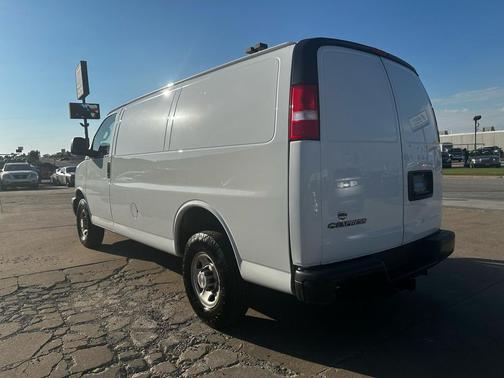 2022 Chevrolet Express 2500 RWD 2500 Regular Wheelbase WT