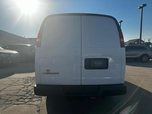 2022 Chevrolet Express 2500 RWD 2500 Regular Wheelbase WT