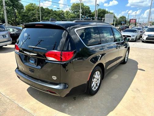 2021 Chrysler Voyager LXI