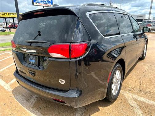 2021 Chrysler Voyager LXI