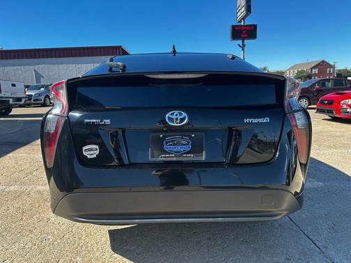 2016 Toyota Prius Three Touring