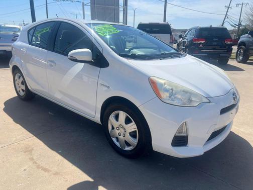 Super White 2013 Toyota Prius c Two