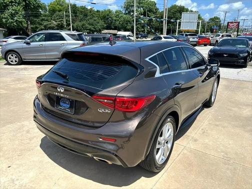 2018 INFINITI QX30 Luxury