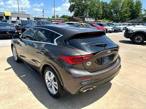 2018 INFINITI QX30 Luxury