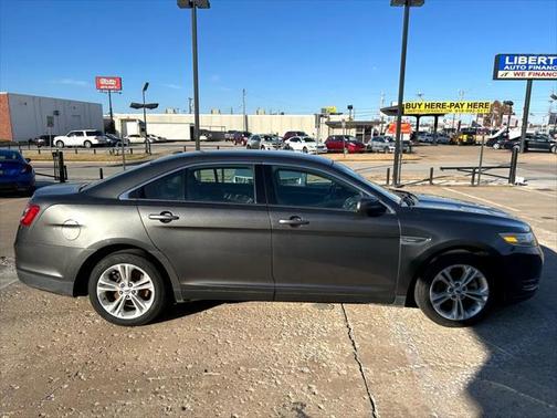 2018 Ford Taurus SEL