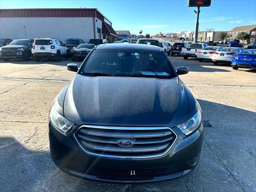 2018 Ford Taurus SEL